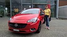 Cornelia Breitenstein aus Auw mit ihrem Opel Corsa
